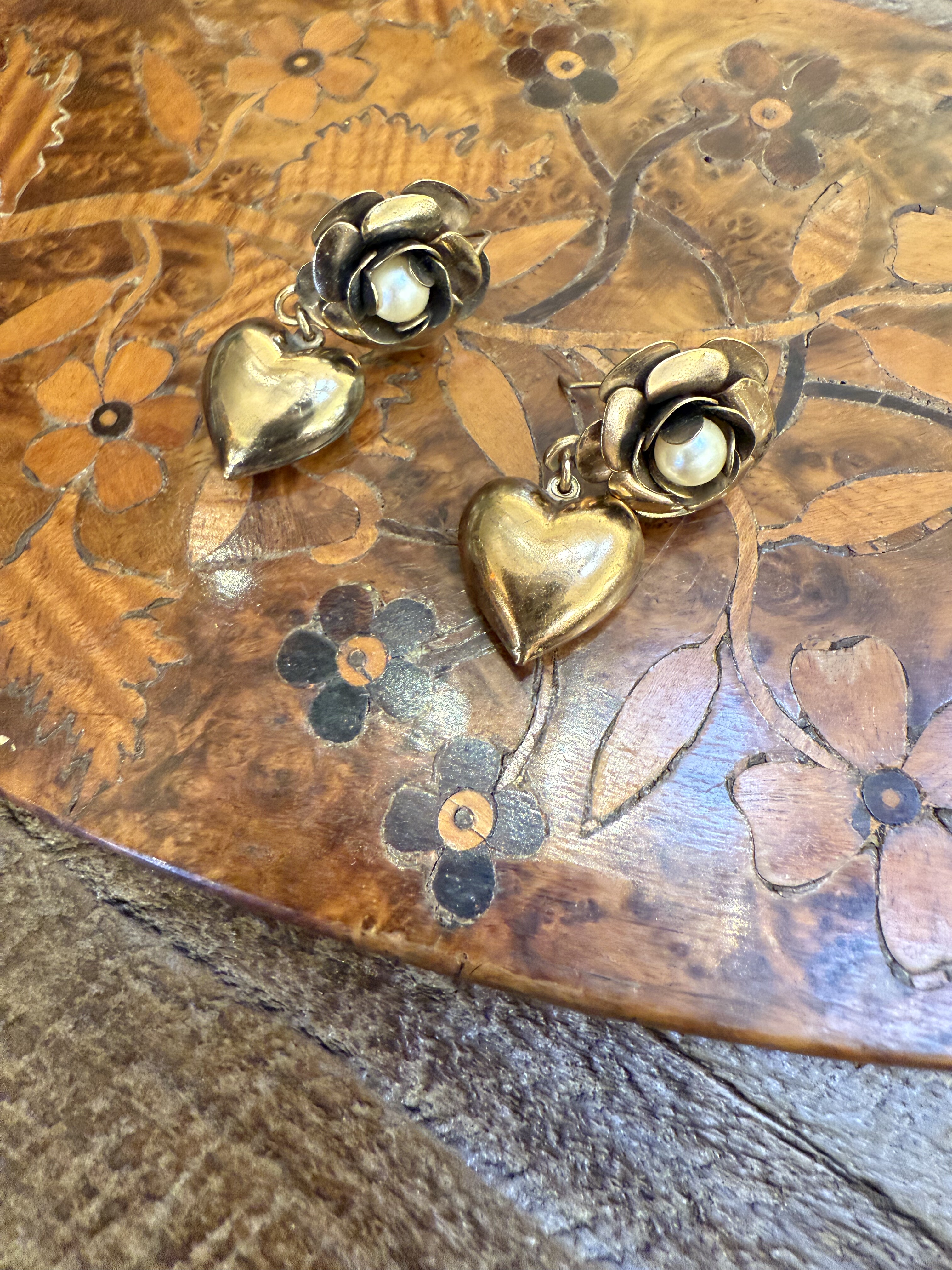 中古默认微瑕不退不换  意大利贵牌 AJ孤品山茶花桃心耳环