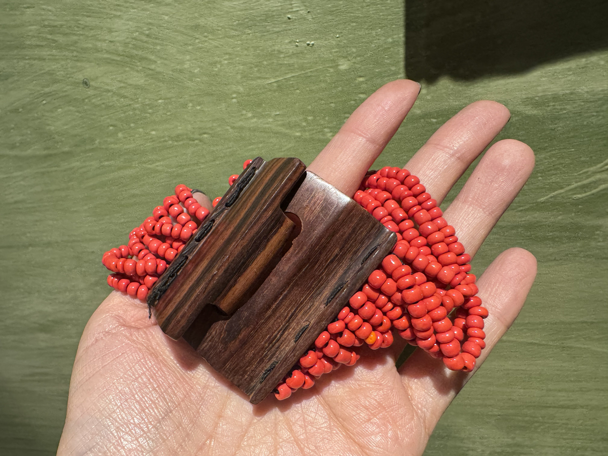 中默认微瑕不退不换  多层琉璃木制扣子手链 意大利