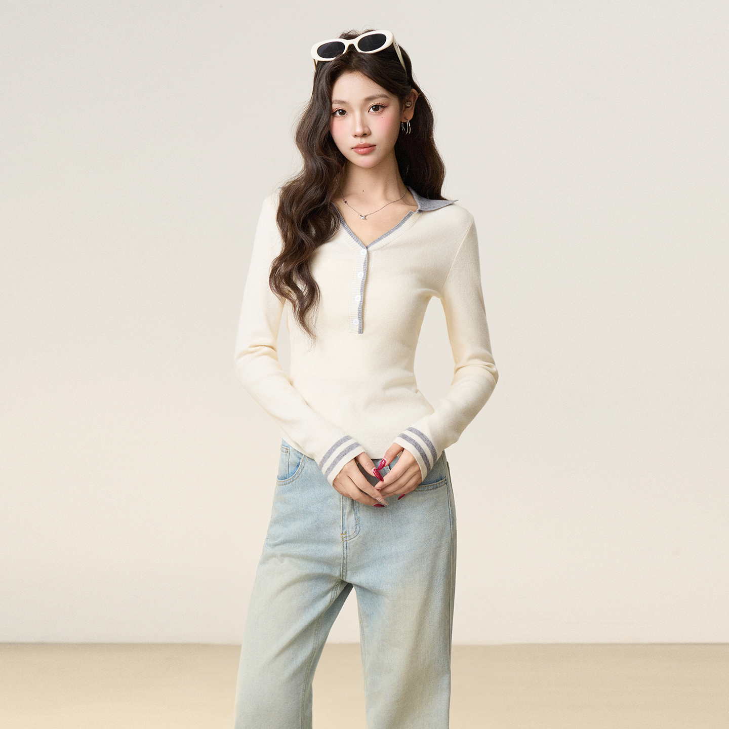 韩系撞色纽扣长袖上衣女2026秋新款女装设计感修身显瘦百搭针织衫