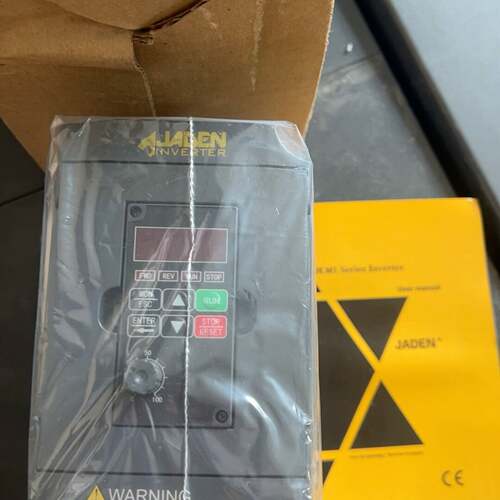 可维修0.75KW变频器低压230V，DLM1-0D75S2G议价