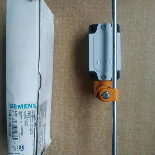 可议价3SE2120-0VW行程开关。1NO1NC，原