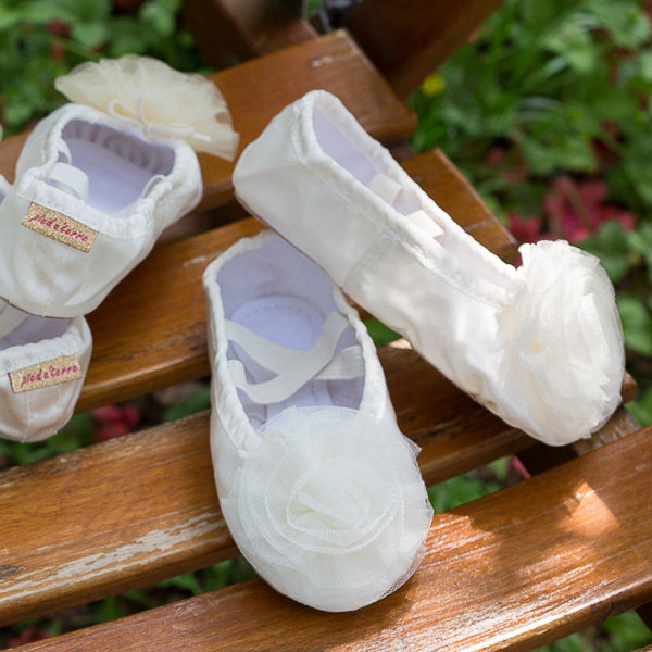 韩国进口儿童室内舞蹈软底练功鞋女孩芭蕾民族舒适缎面跳舞猫爪鞋