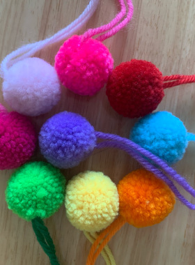 带绳毛线球3cm线球DIY材料毛毯衣服鞋帽包配饰 线球 毛球带尾巴