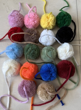 6cm直径带编织绳毛球球 带绳球 带尾巴毛线球仿羊绒毛球冰岛毛球