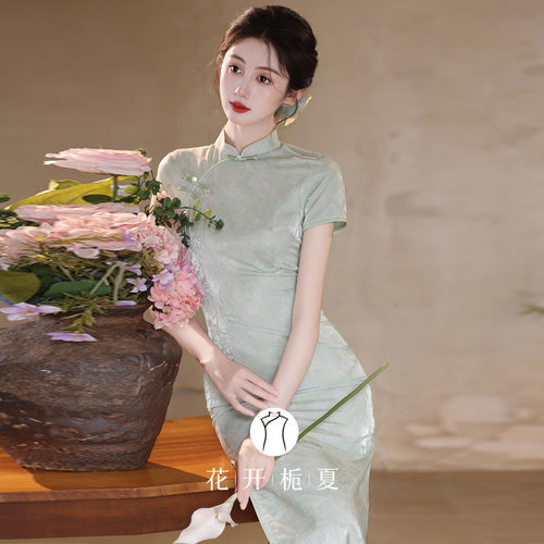 新中式改良修身显白绿色旗袍