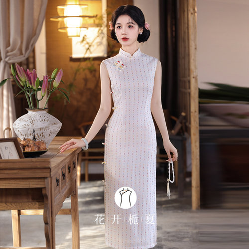 新中式绝美气质少女白色旗袍