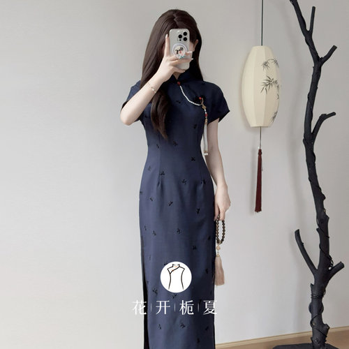文艺复古蓝色旗袍少女日常可穿