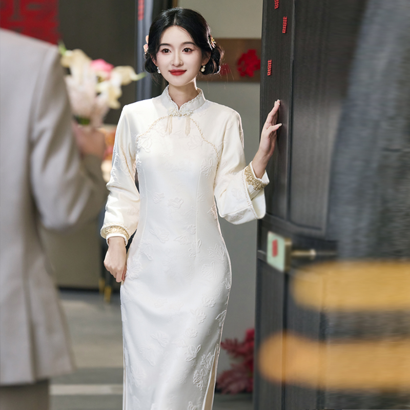 新中式改良白色旗袍订婚领证