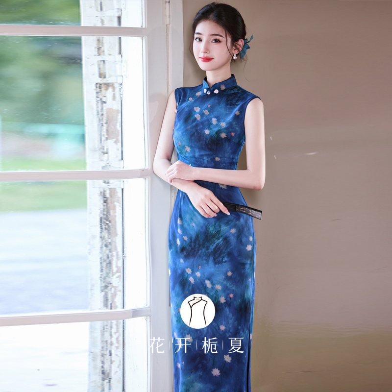 蓝色新中式绝美旗袍裙修身显白图片