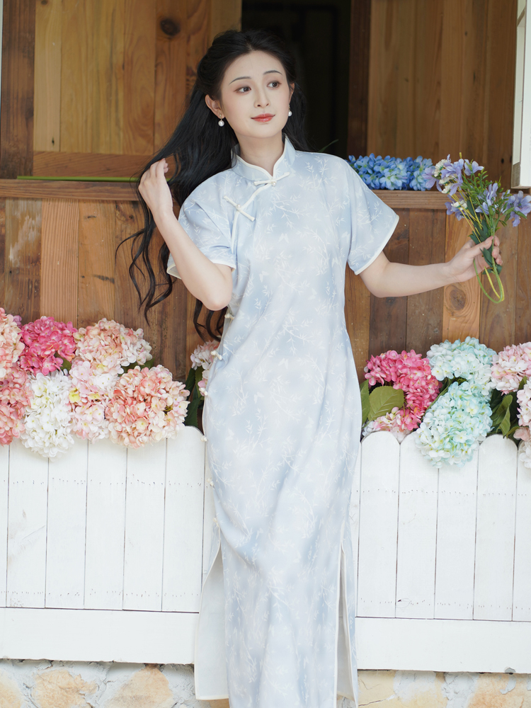 花开栀夏蓝色全开襟提花旗袍2025新款年轻款少女温婉气质长款素雅