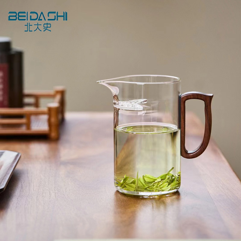 北大史木把绿茶过滤一体公道杯图片