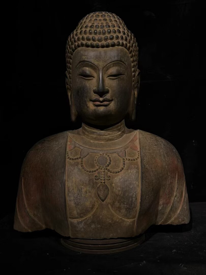 【空间陈设·半身佛造像】清早期 高62开脸饱满圆润，神态庄严肃