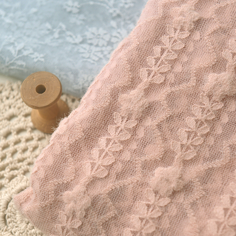 浅蓝裸粉植绒满花朵枝叶墙网纱