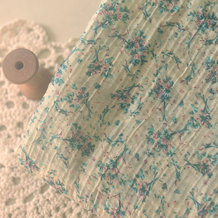 做旧米黄紫花簇褶皱纤丝棉  秋冬设计师款新中式长袍裙子衬衫面料