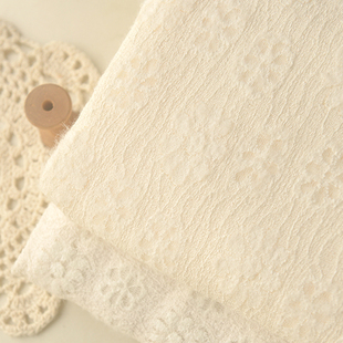 杏色淡米黄镂空花瓣聚酯纤维布料长裙汉服旗袍连衣裙娃衣窗帘面料