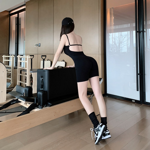 Byu run 新款美背短裤连体衣运动套装女一体式速干露背连体瑜伽服