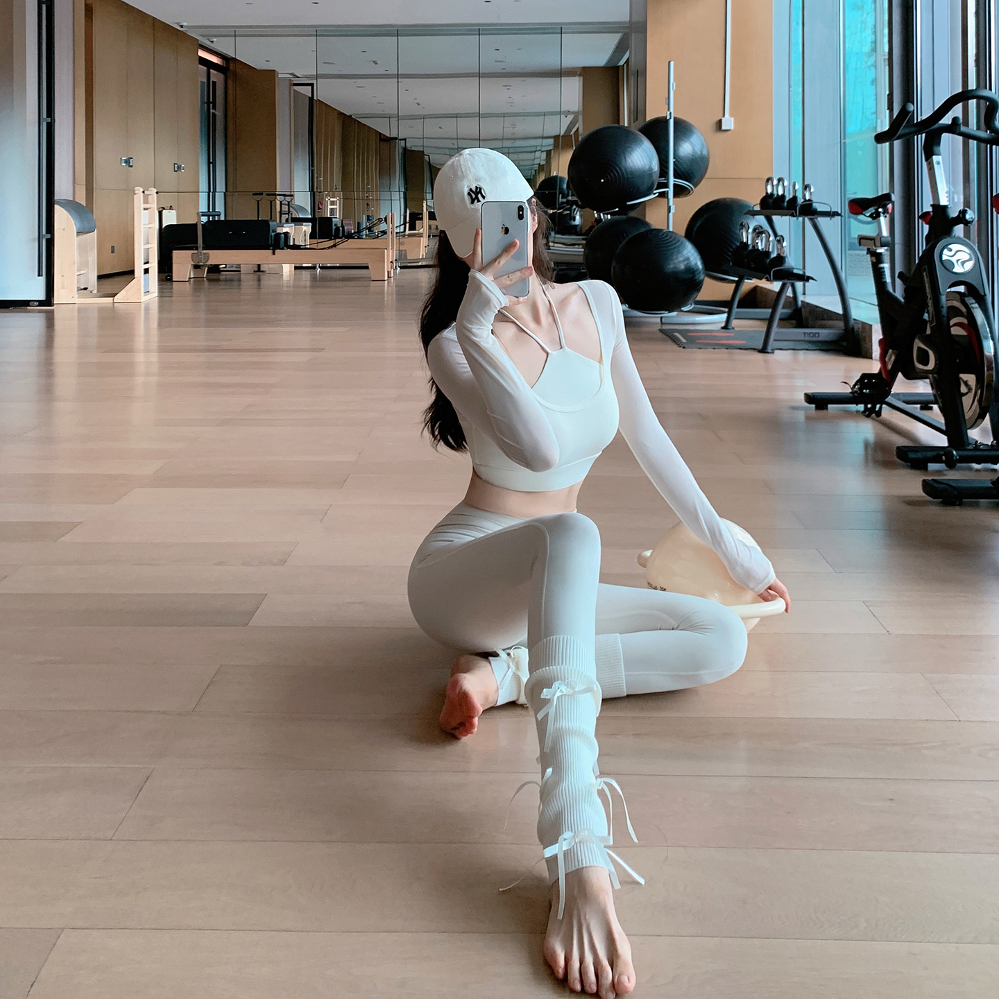 Byu run 新款假两件挂脖网纱长袖T恤瑜伽套装女高腰瑜伽裤两件套