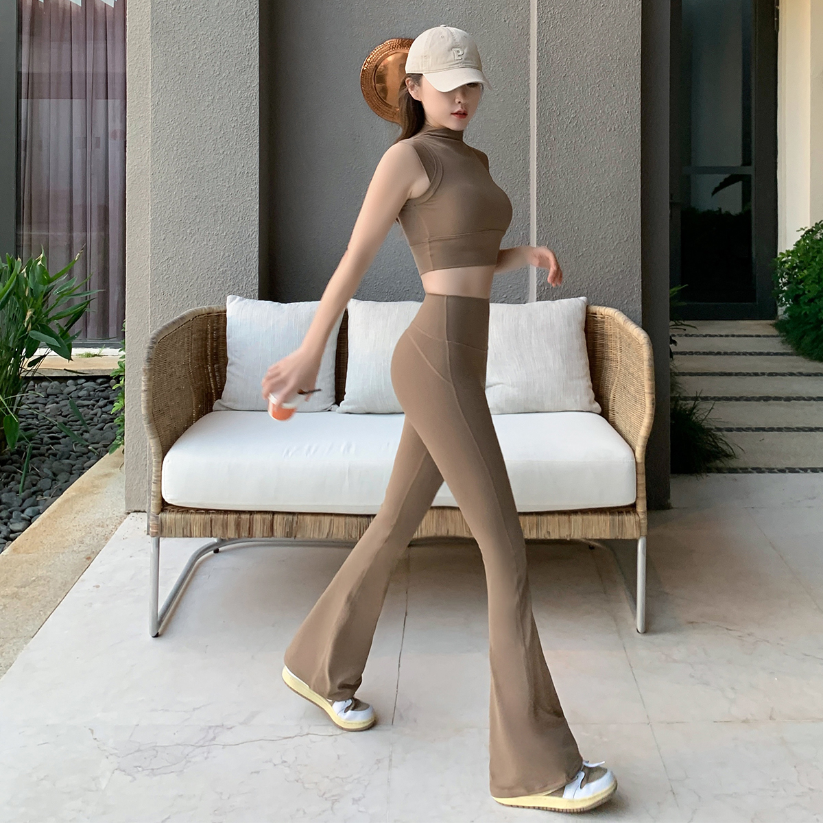 高领背心微喇叭瑜伽裤套装