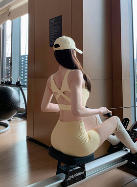 Byu run 新款粗肩带交叉美背背心瑜伽套装V腰高腰收腹短裤两件套