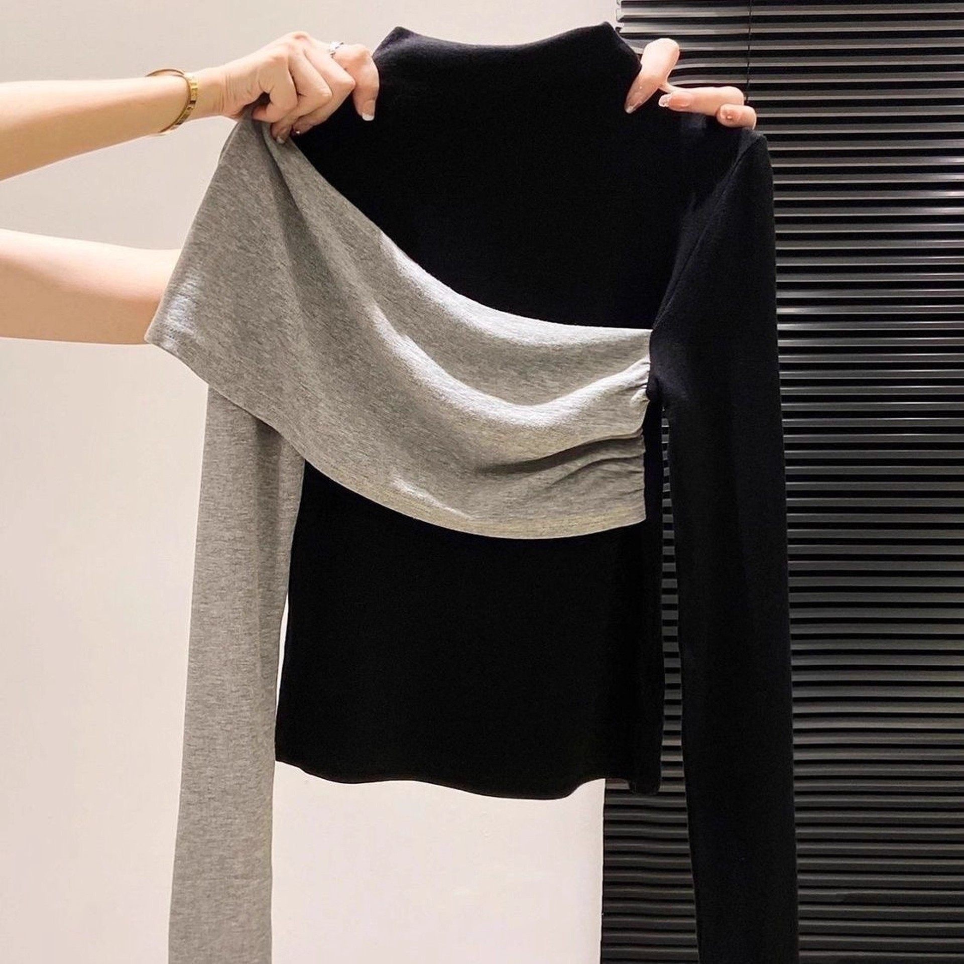 德绒设计感撞色拼接半高领长袖打底衫女新款修身显瘦感上衣小众,女装/女士精品,大码内搭,淘宝优惠券,粉丝福利购,淘宝优惠卷