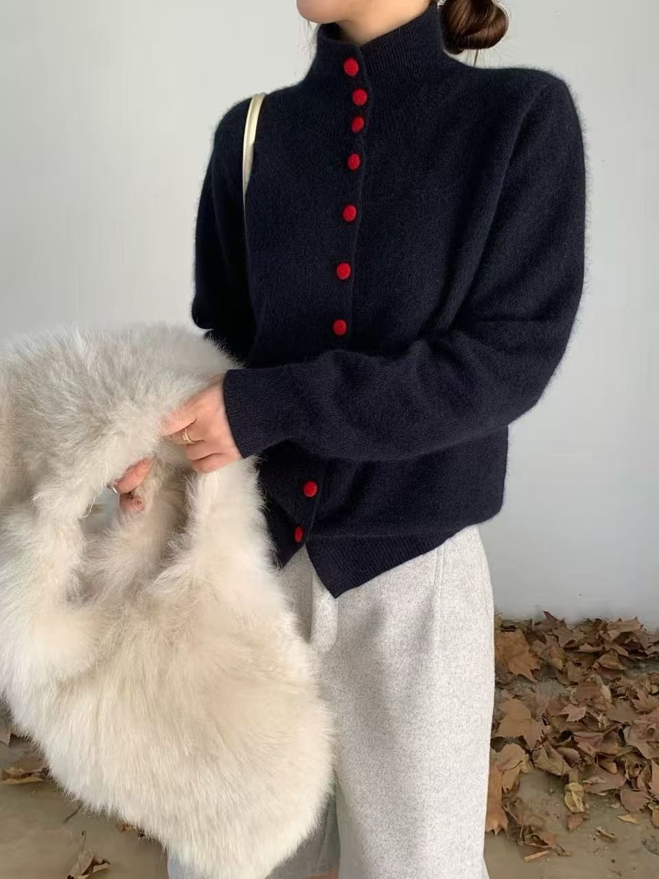 欧洲站复古风2025冬新款红扣撞色单排扣毛衣开衫显瘦百搭羊绒衫,女装/女士精品,毛针织衫,淘宝优惠券,粉丝福利购,淘宝优惠卷