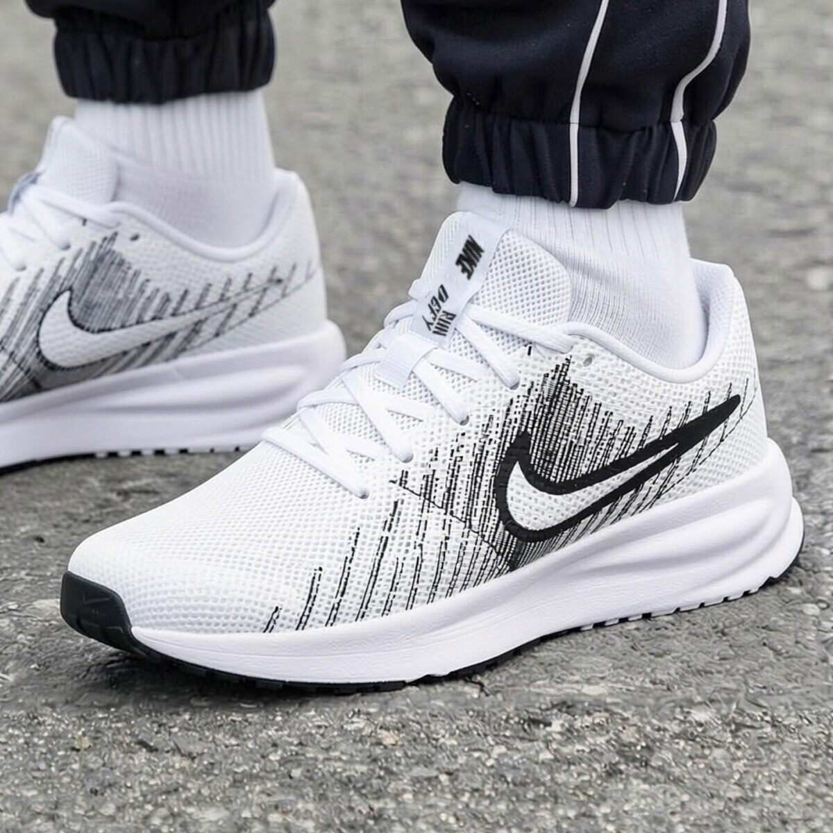 NIKE耐克正品男鞋2026新款跑步鞋轻便缓震网鞋缓震休闲鞋男HM9594