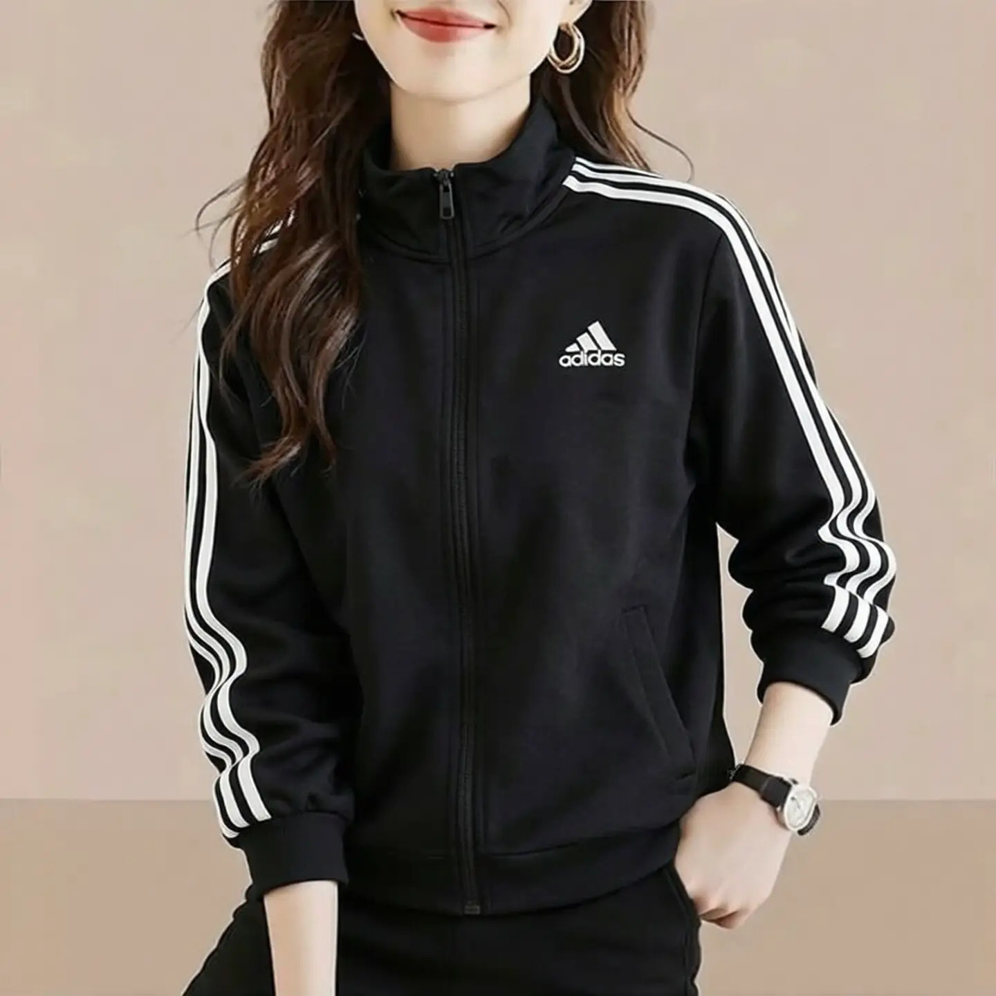 阿迪达斯三条纹外套女装秋季新款运动服修身针织舒适短款立领夹克