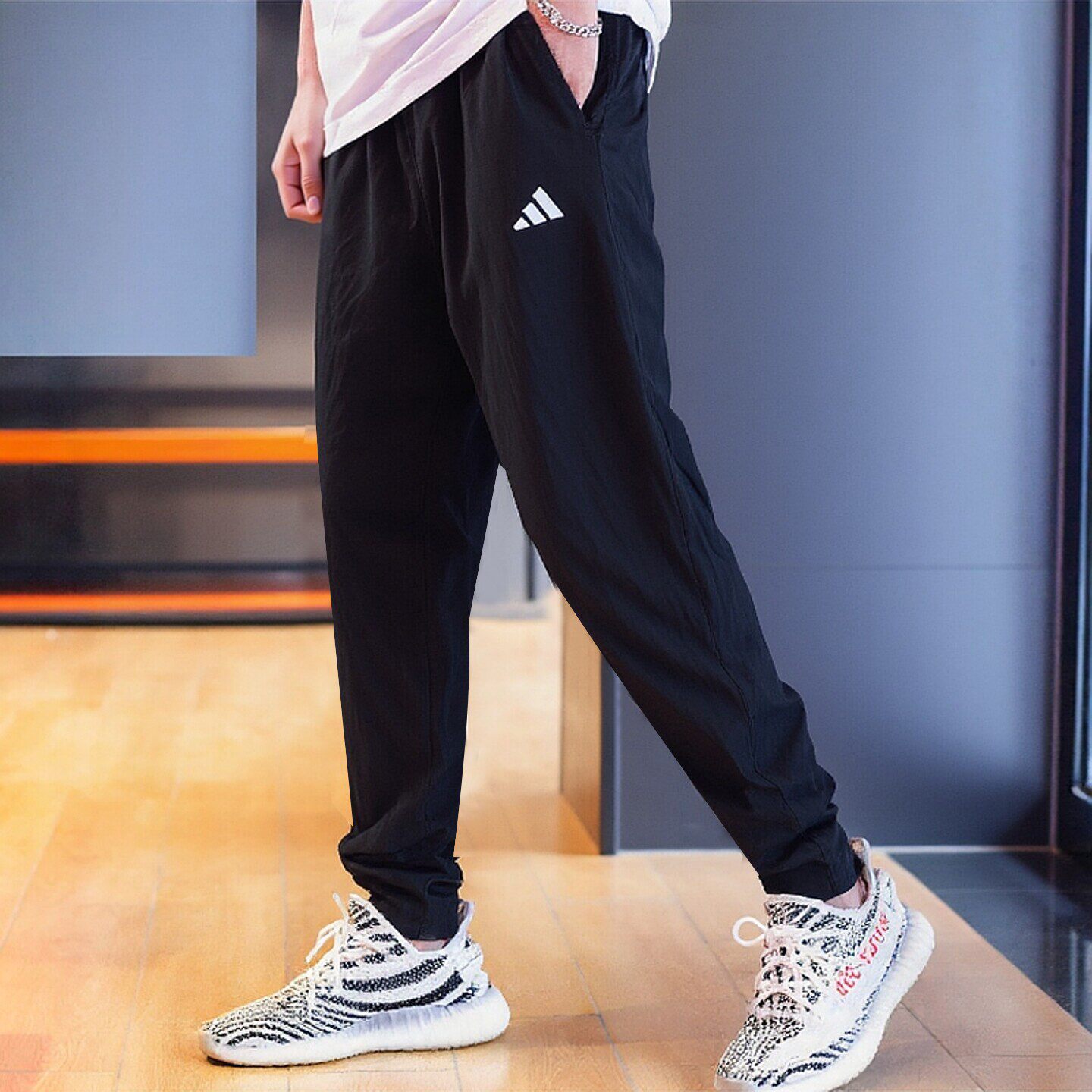 阿迪达斯运动裤男裤夏季新款跑步冰丝薄款休闲裤黑色透气收口长裤