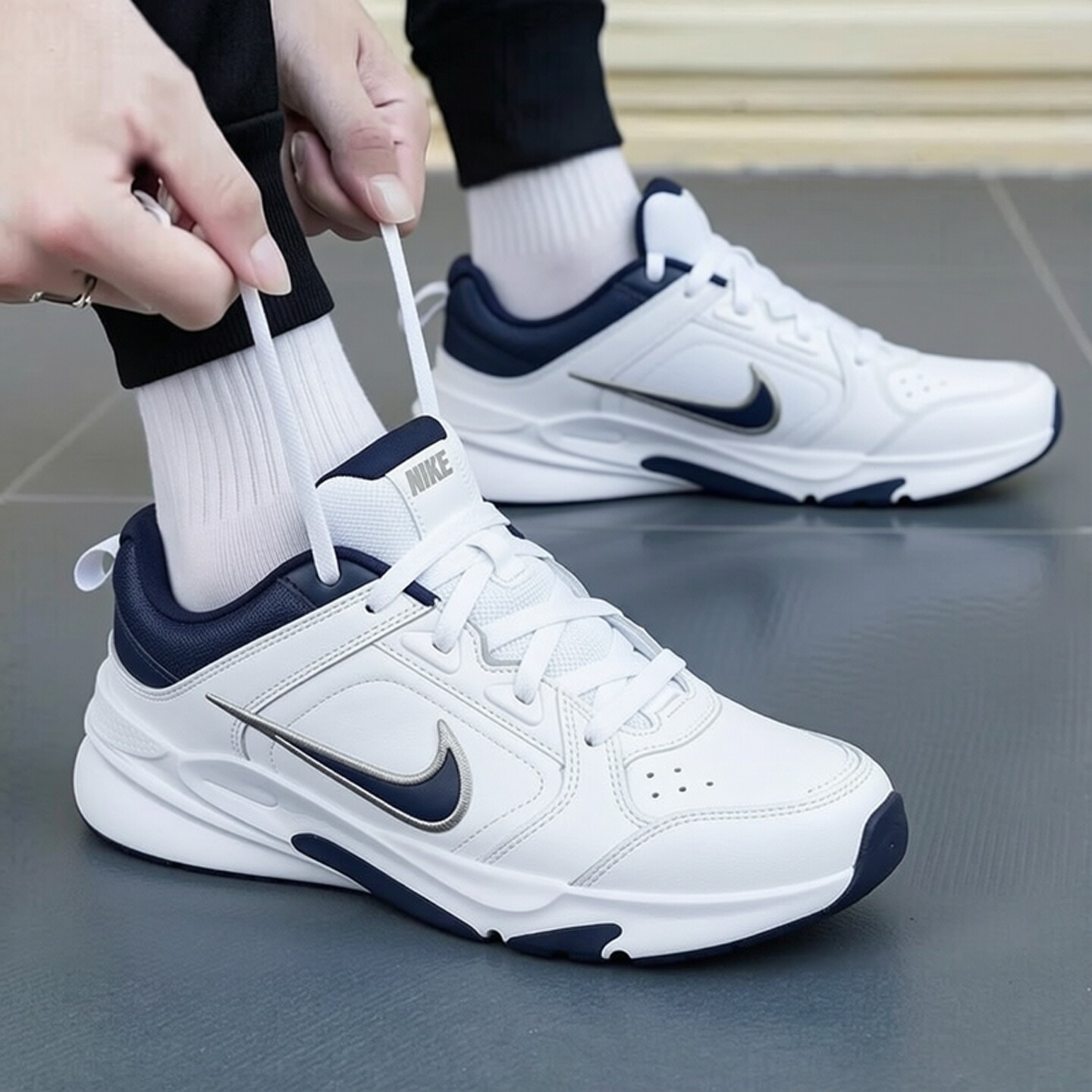 NIKE耐克老爹鞋男鞋新款DEFYALLDAY正品运动鞋复古休闲皮面跑步鞋