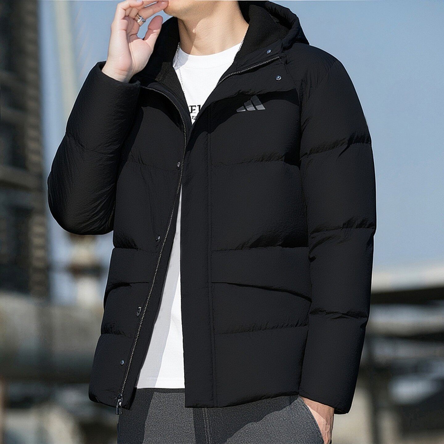 阿迪达斯男士连帽加厚拒水羽绒服