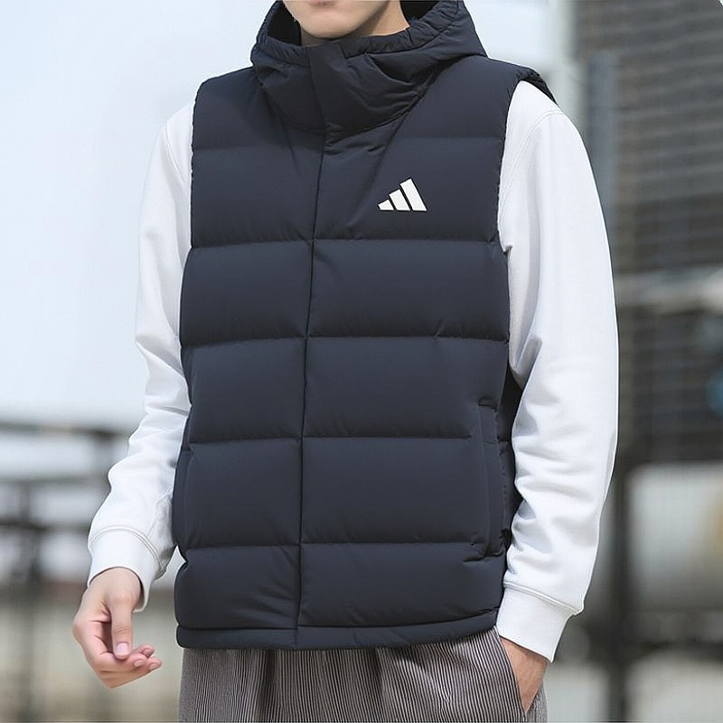 阿迪达斯鸭羽绒马甲男新款加厚保暖背心运动休闲防风坎肩男式外套