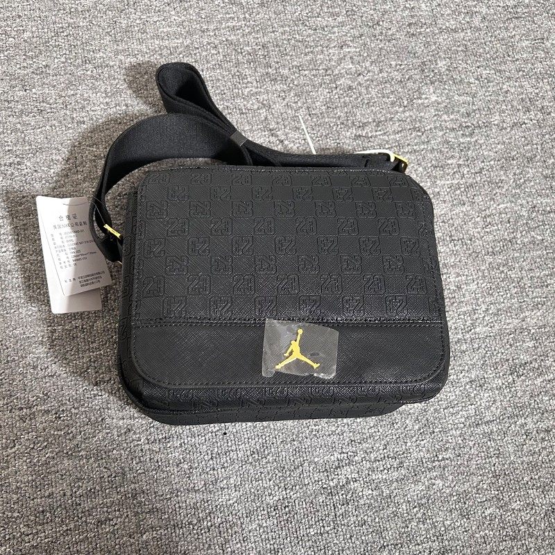 Jordan正品单肩包男女包斜挎包新款AJ运动包皮面耐克旅行包休闲包