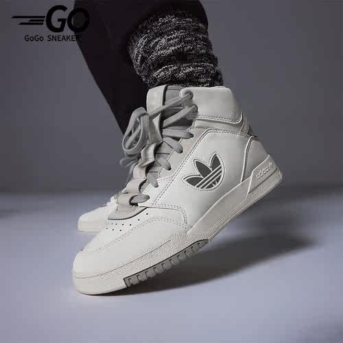 阿迪男女舒适中帮运动休闲鞋