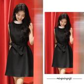 五福临门黄杨钿甜同款 赫本风千金温柔系黑色收腰无袖 连衣裙夏女