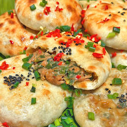 周公子推荐衢州特色小吃香辣烤饼葱肉鲜肉饼梅干菜烧饼糕饼锅盔