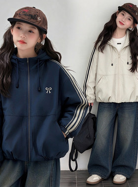 女童洋气连帽拉条绣花加棉派克服