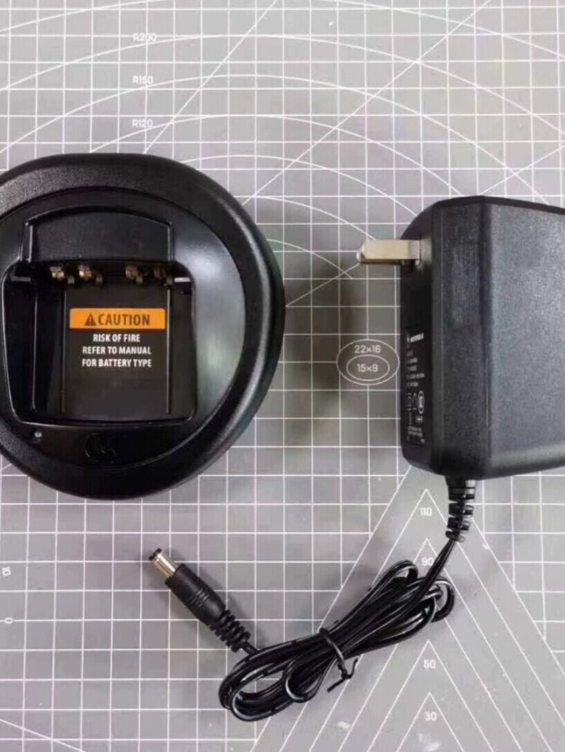 适用摩托对讲机P6600i充电器
