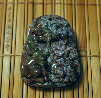 天然印度七彩玛瑙玉生肖猪兔羊三合牌局吊坠本命年吉祥开运项链10