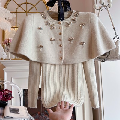 2025年秋冬新款重工镶钻披肩斗篷毛衣两件套修身显瘦丝巾针织衫女