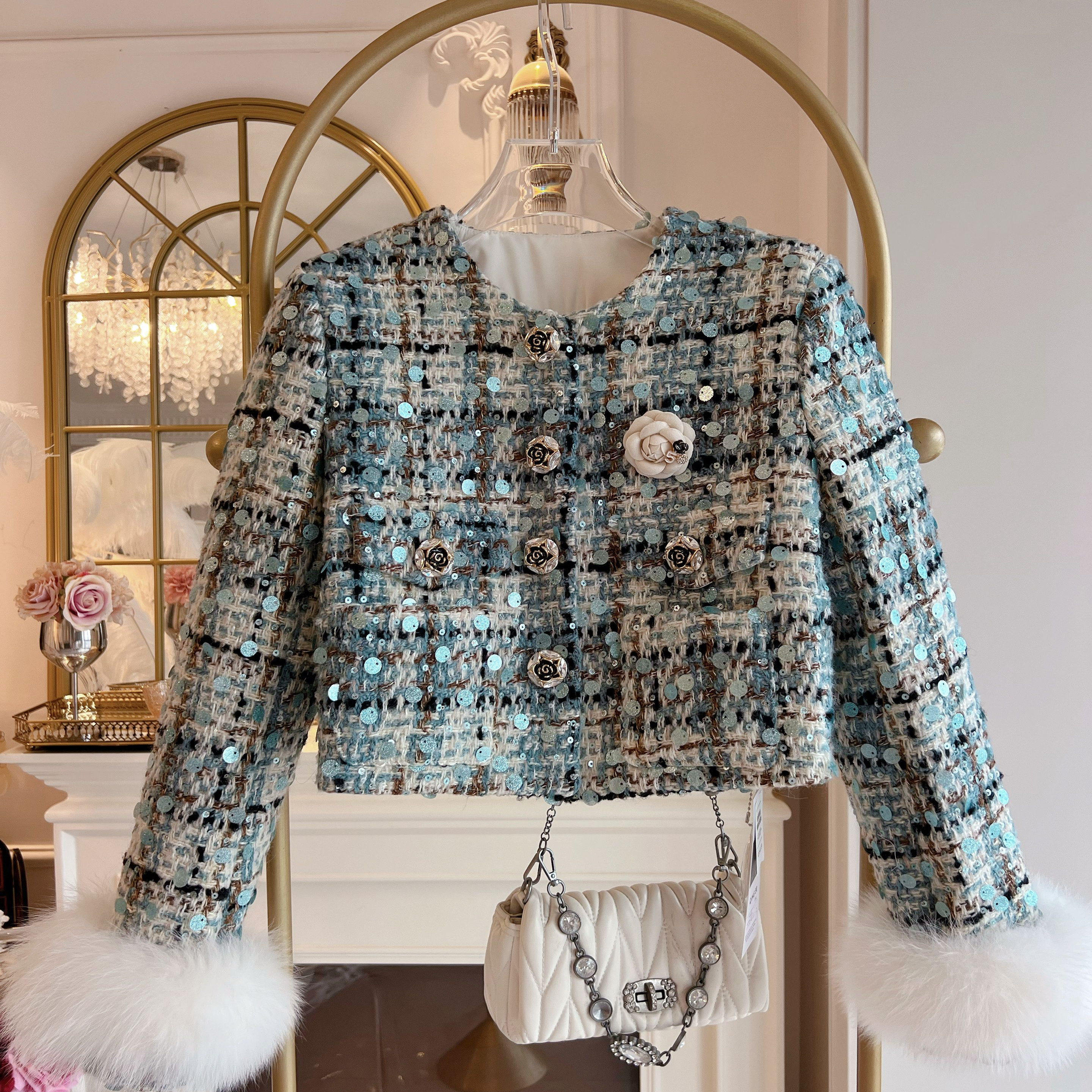 羽绒内胆加厚毛呢短外套女装2025年秋冬重工镶钻狐狸毛小香风开衫