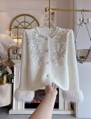 2025年秋冬原创宽松毛毛短外套重工镶钻长袖 甜美轻奢风毛衣开衫 女