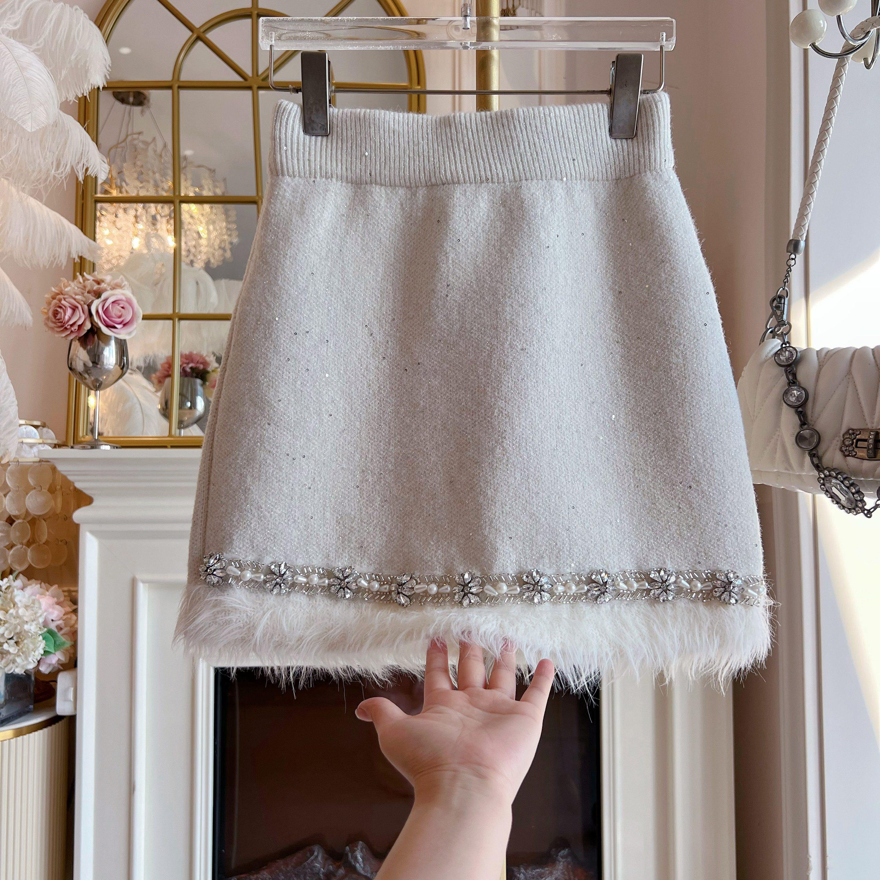 2025年秋冬韩国设计感重工镶钻拼接毛毛针织加厚半身裙a字短裙女