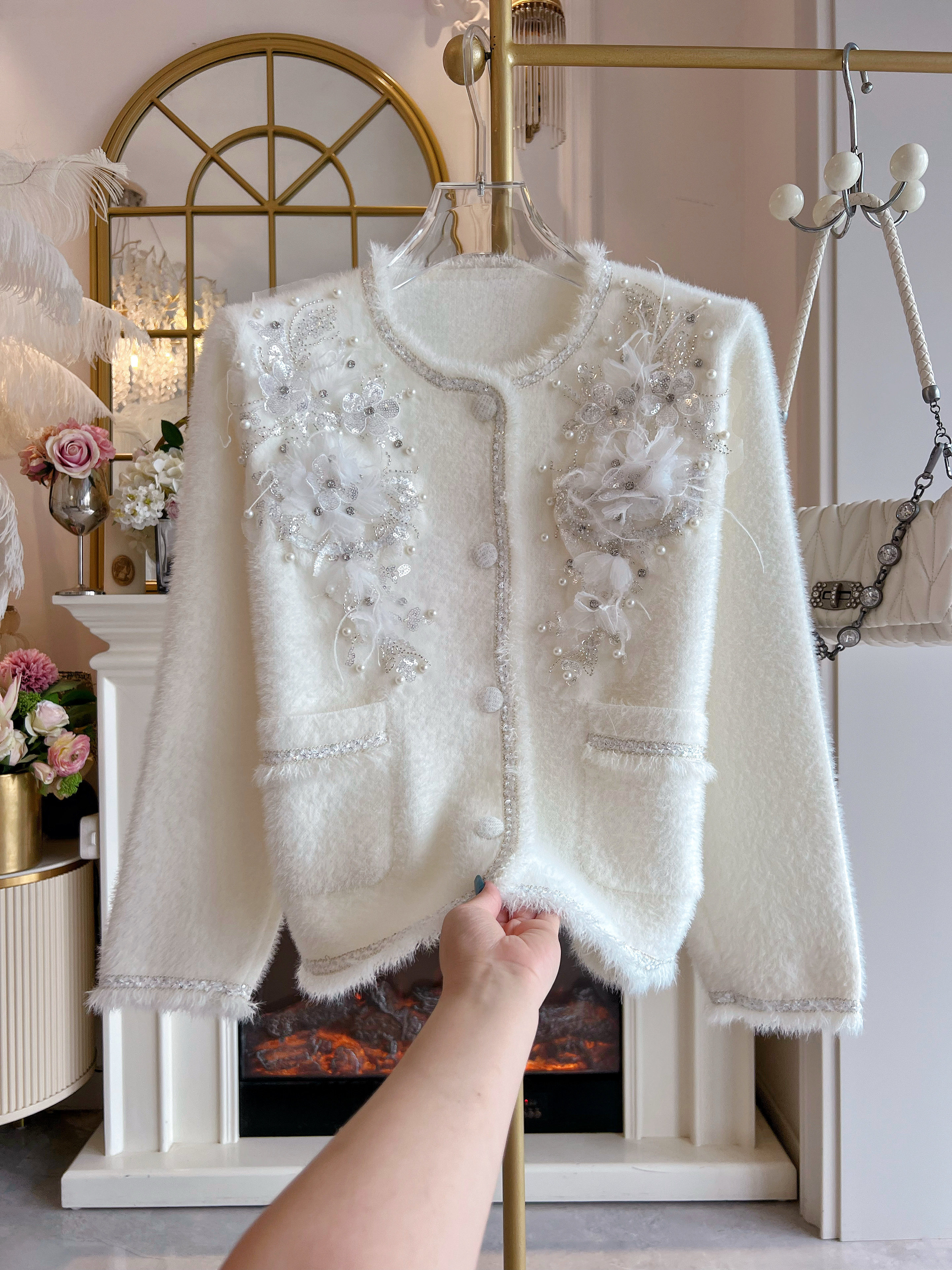 水貂绒宽松小香风短外套女2025年秋冬宽松单排扣重工镶钻毛呢大衣