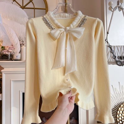 2024年冬季新款重工镶钻蝴蝶结宽松长袖木耳边针织衫毛衣女装潮