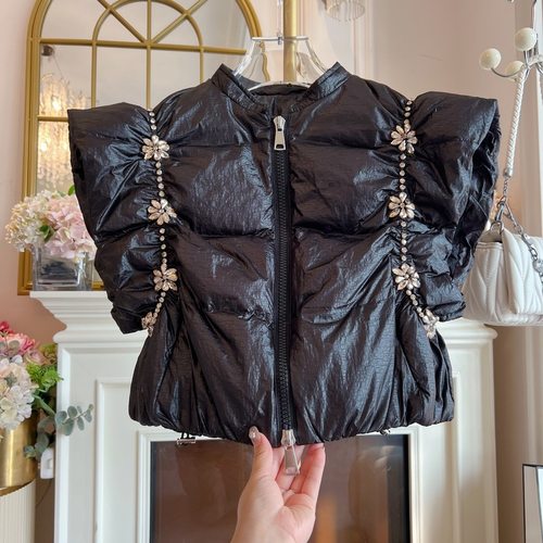 保暖羽绒马甲背心女2024年韩国设计感秋冬褶皱飞飞袖保暖加厚马夹