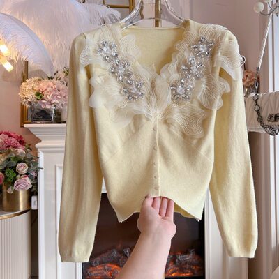 台湾货法式甜美针织衫上衣女2023年冬季新款重工镶钻气质百搭毛衣