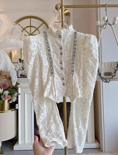 2025年韩版重工镶钻蕾丝衫钩花泡泡袖衬衫排扣打底衫法式小衫女秋