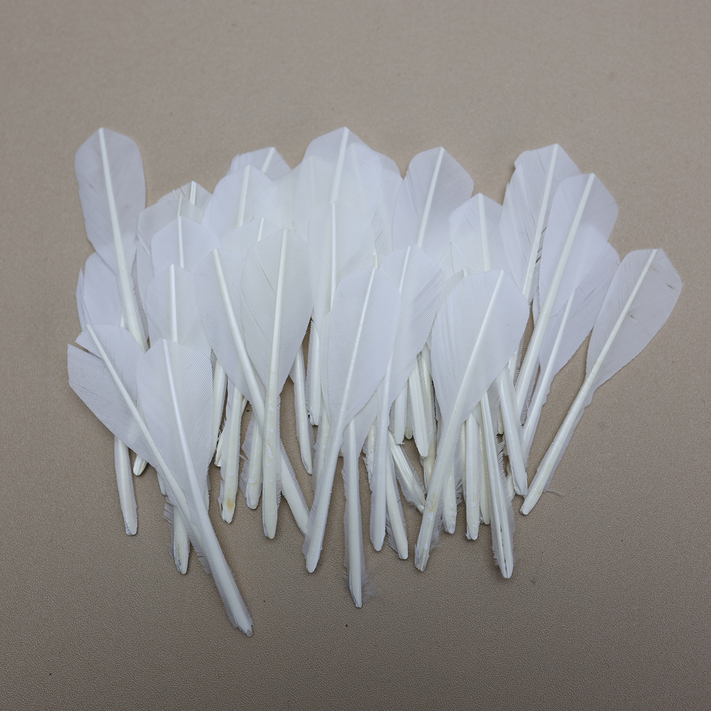 包邮天然羽毛球片鹅毛白色羽毛服装辅料DIY手工饰品配件材料50支