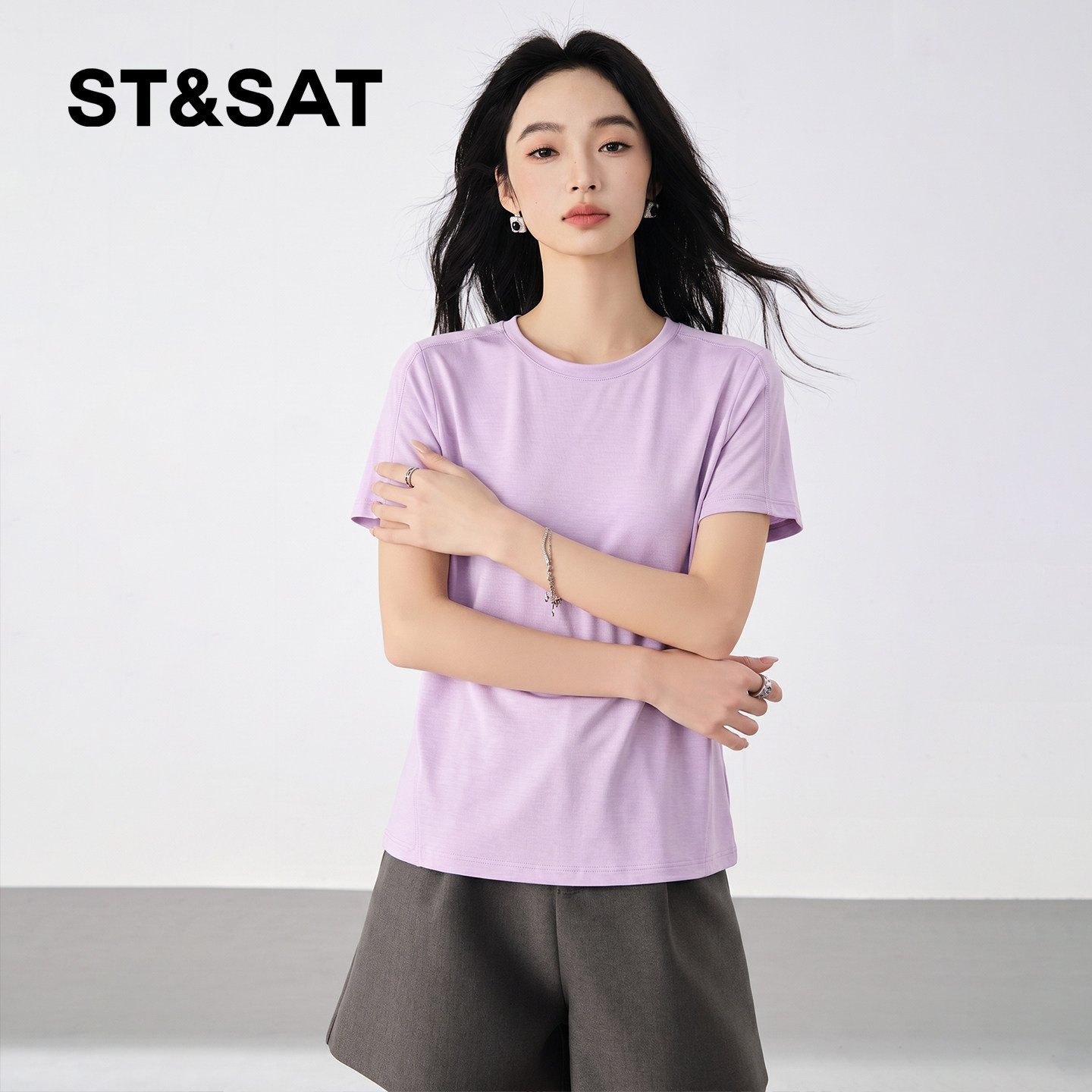 星期六莱赛尔运动休闲短袖t恤女
