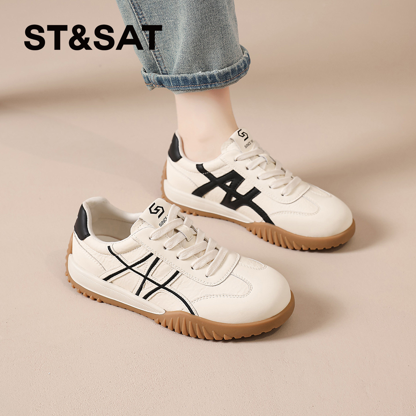 星期六德训鞋女款春季新款平底小白鞋百搭阿甘鞋休闲运动板鞋爆款